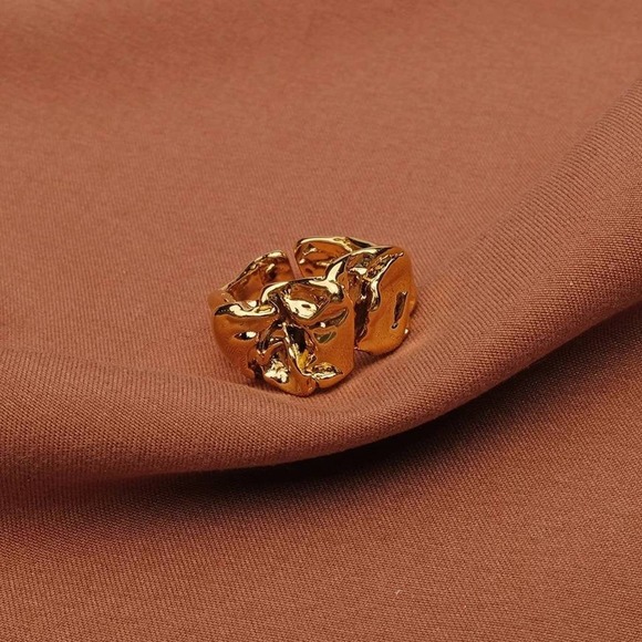 18K Plated Hammered Rings|Twisted Geometric Ring - Picture 5 of 5